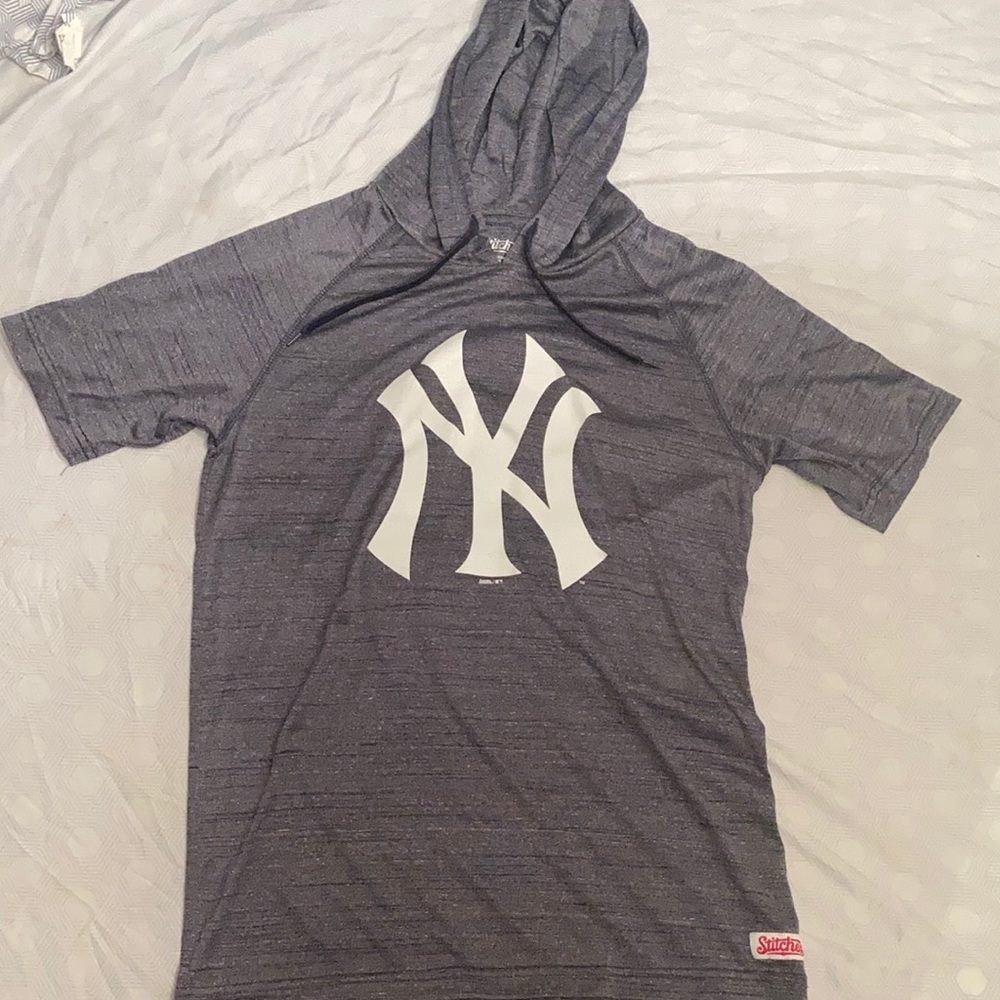 New York Yankees small short sleeve shirt with hood